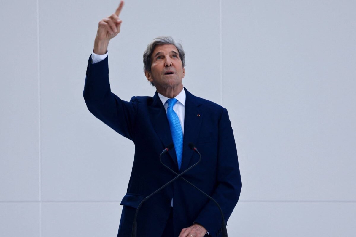John Kerry vai deixar cargo de enviado climático dos EUA