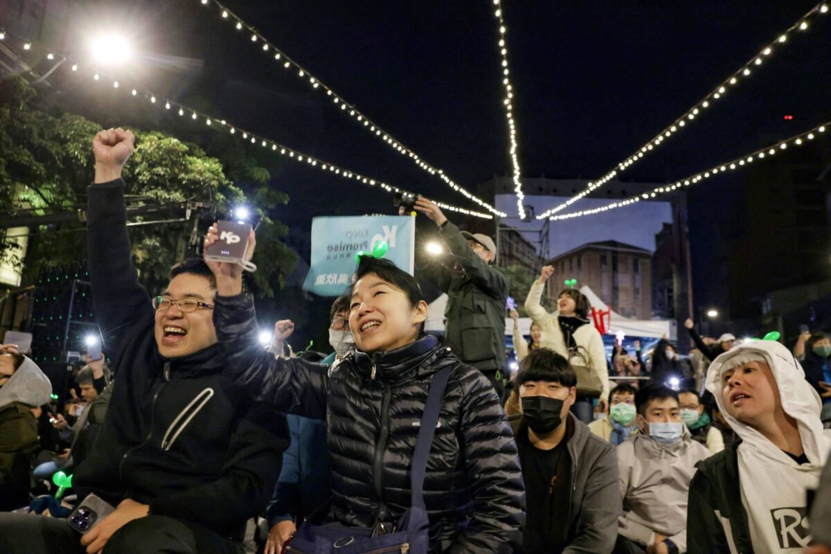 Jovens de Taiwan se frustram com governistas e oposição -