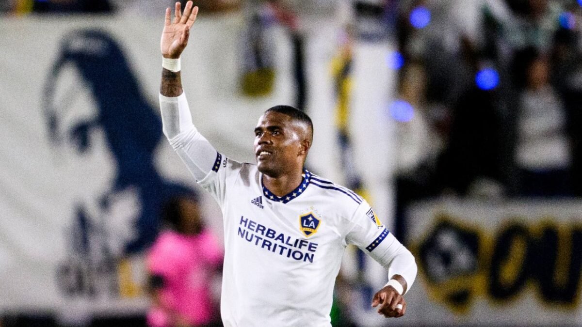 Mercado da bola: veja as negociações desta segunda-feira (22)