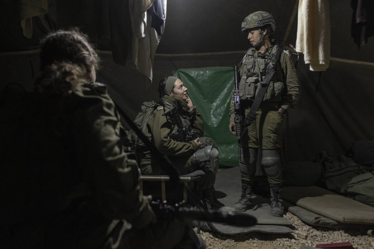 Mulheres de Israel lutam no Exército em Gaza pela 1ª