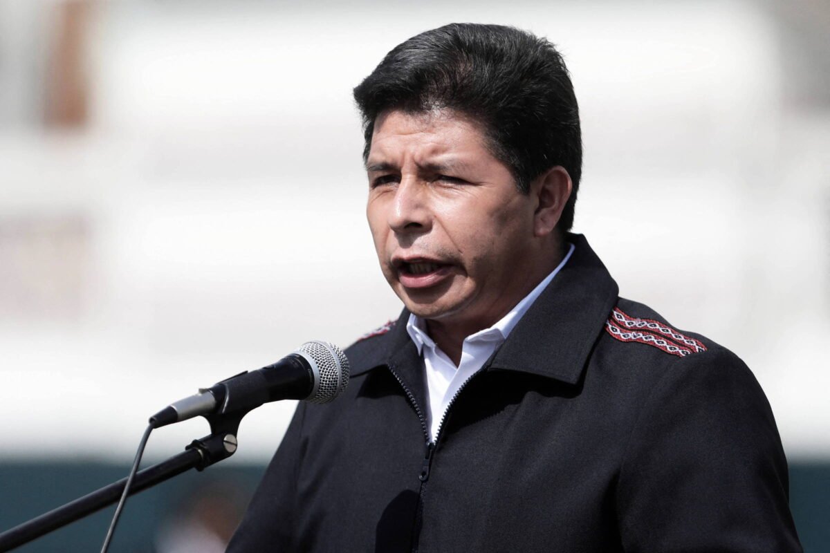 Peru pede 34 anos de prisão para Castillo por tentar