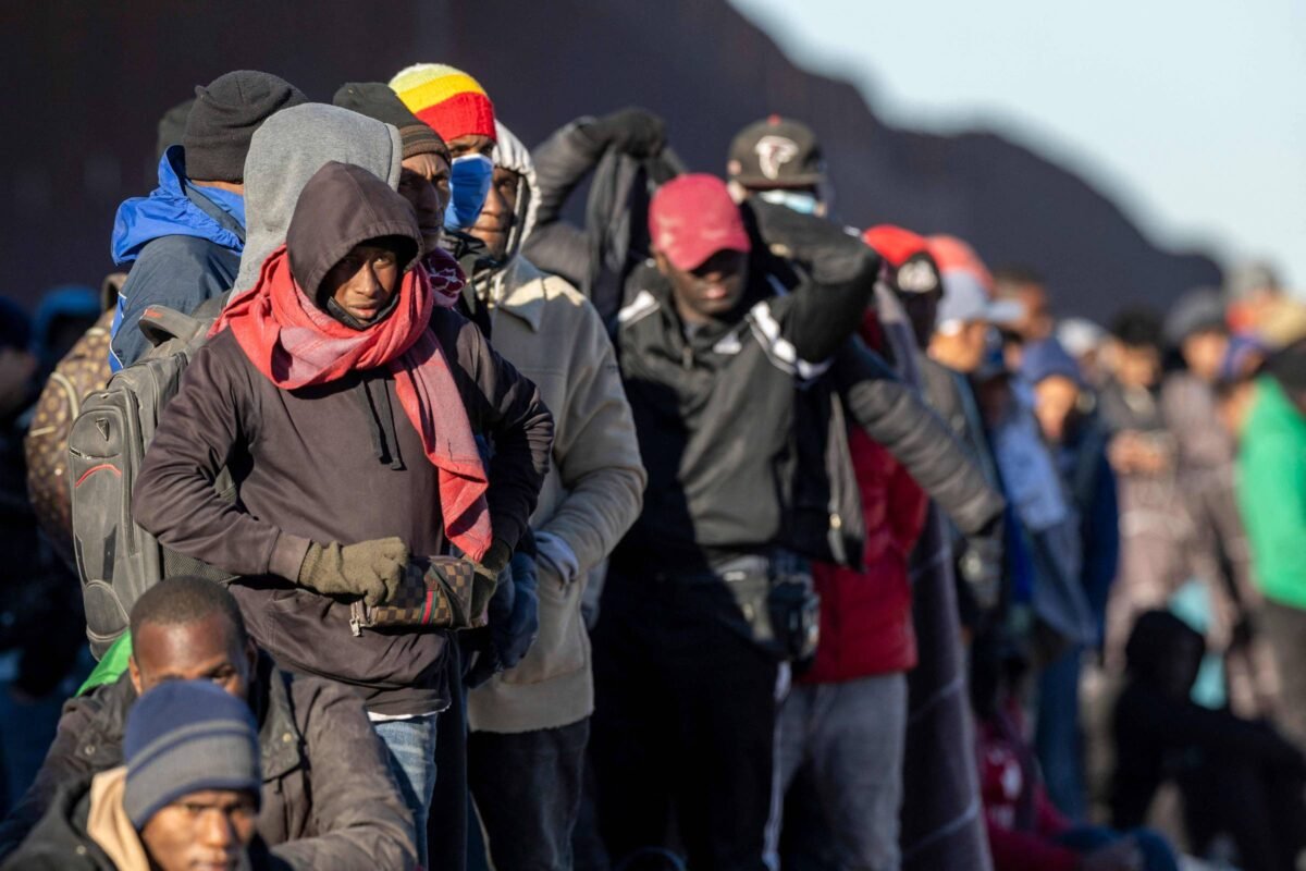 Política anti-imigratória na Europa leva africanos aos EUA - 06/01/2024