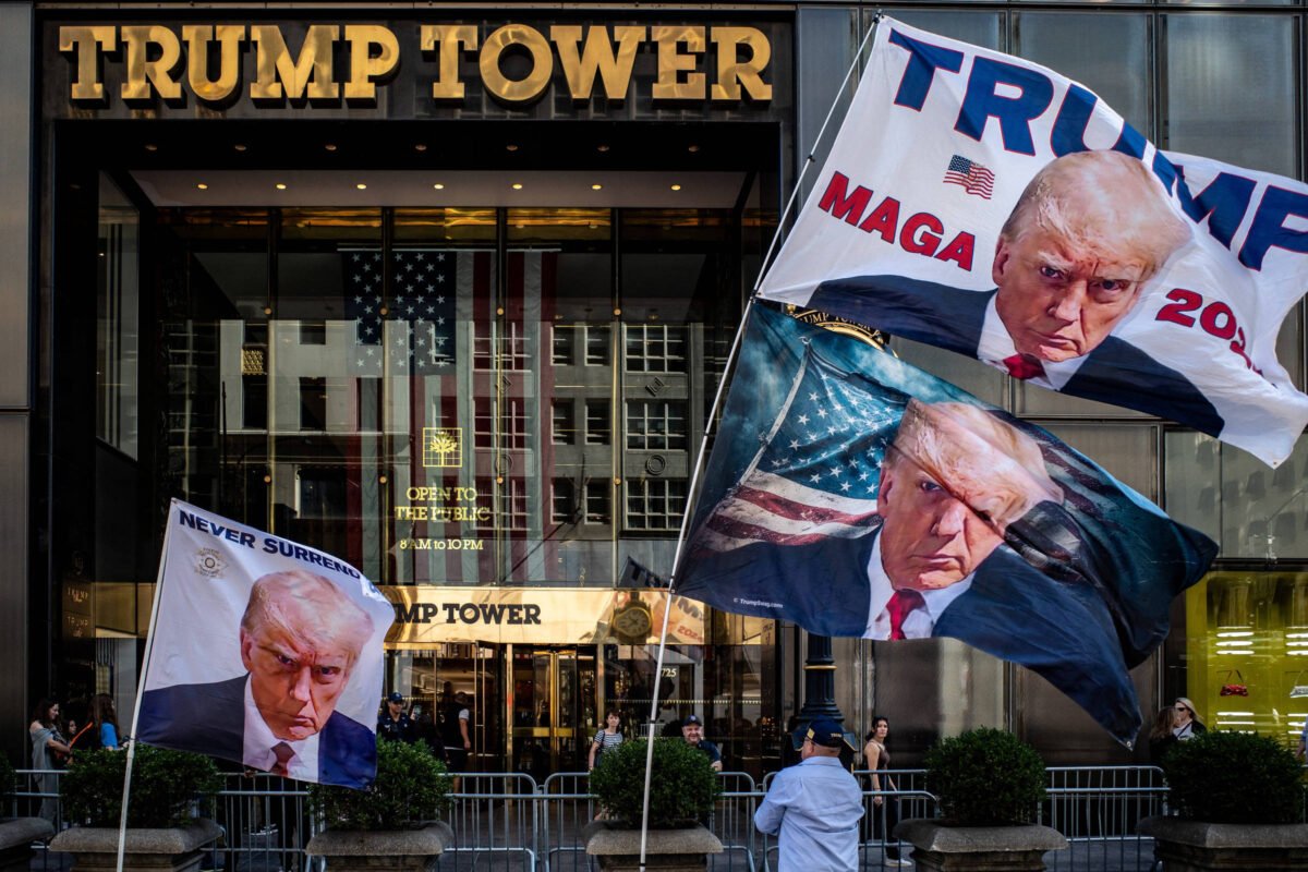 Trump acusado de receber US$ 8 mi de governos estrangeiros
