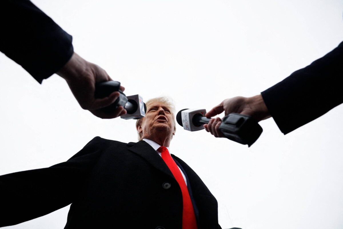 Trump consegue 2ª vitória em primária, projeta imprensa - 23/01/2024