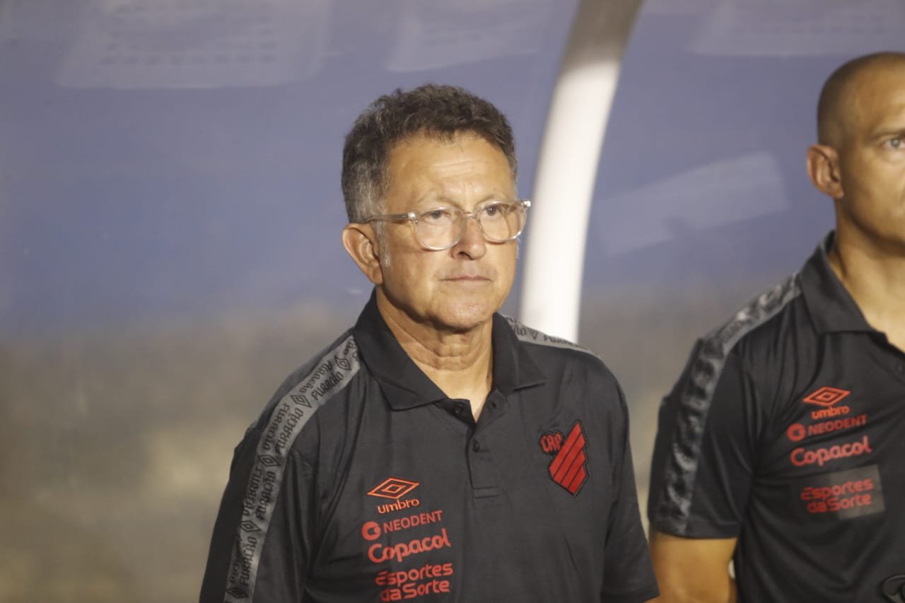 Um Athletico surpreendente: com Osorio joga futebol