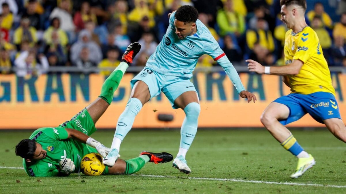 Vitor Roque estreia com vitória no Barcelona pelo Espanhol