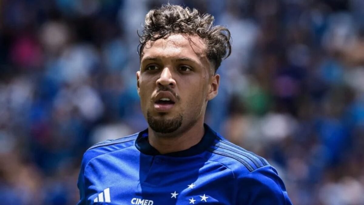 Vitória tenta dar "chapéu" no Coritiba por meia do Cruzeiro;