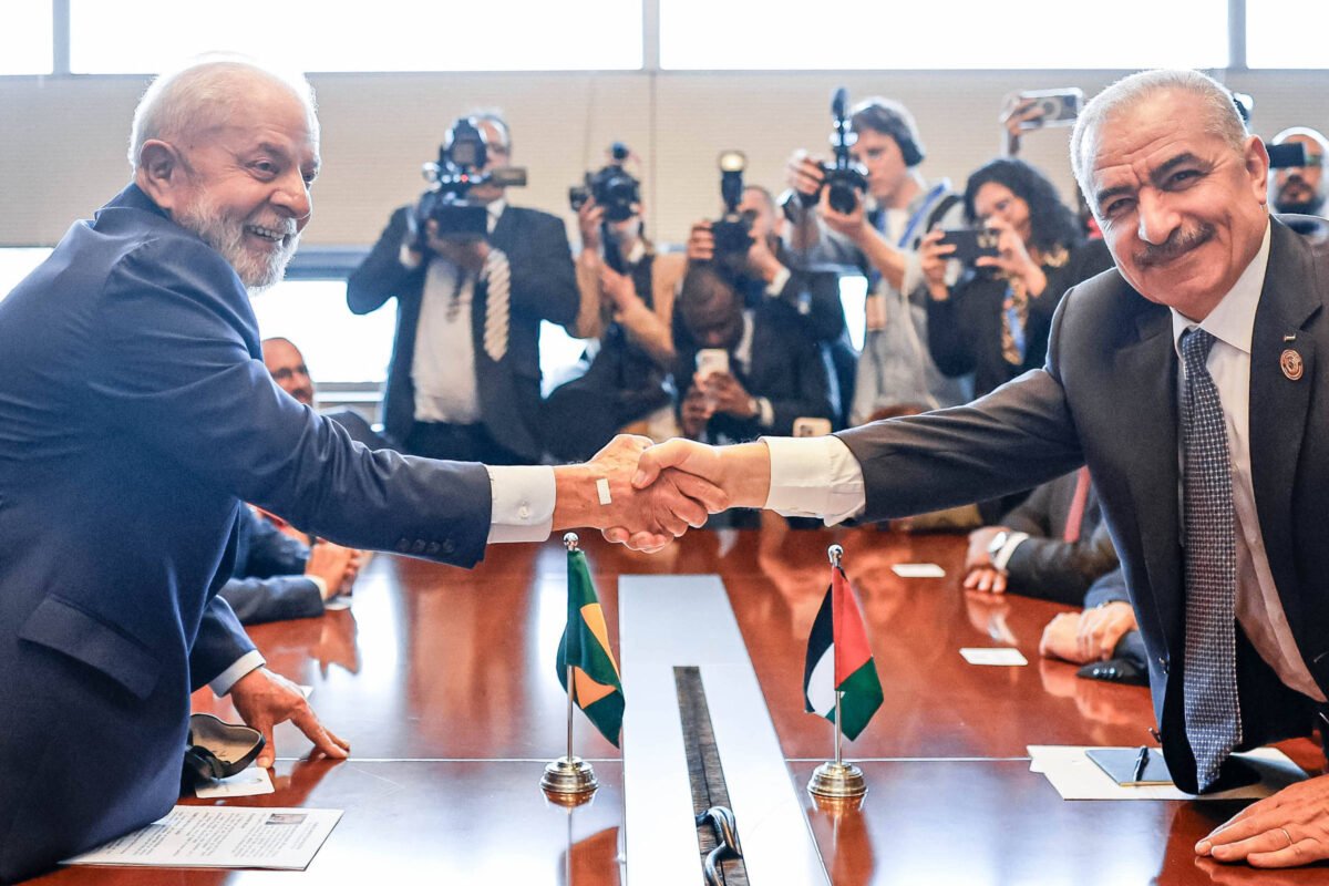 Houve o Lula treinador, o goleiro e tem o presidente,