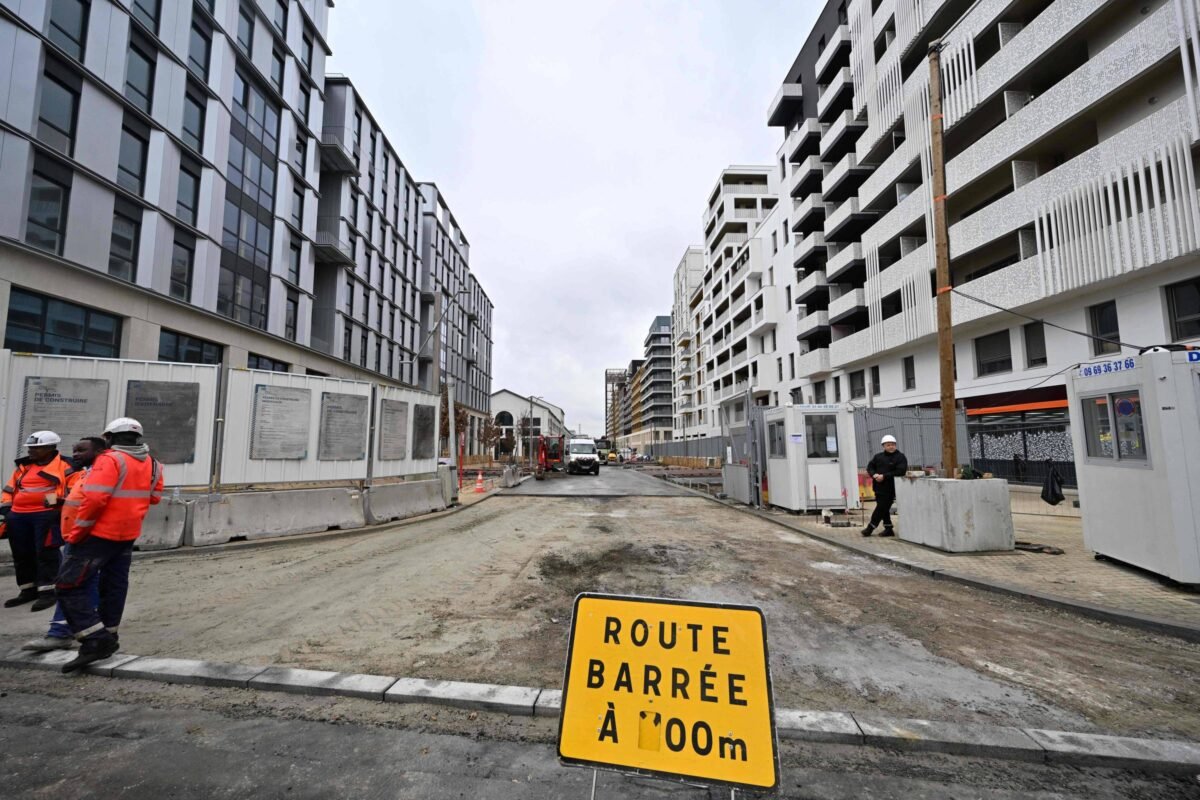 Paris-24: Macron inaugurará Vila Olímpica nesta 5ª feira - 27/02/2024