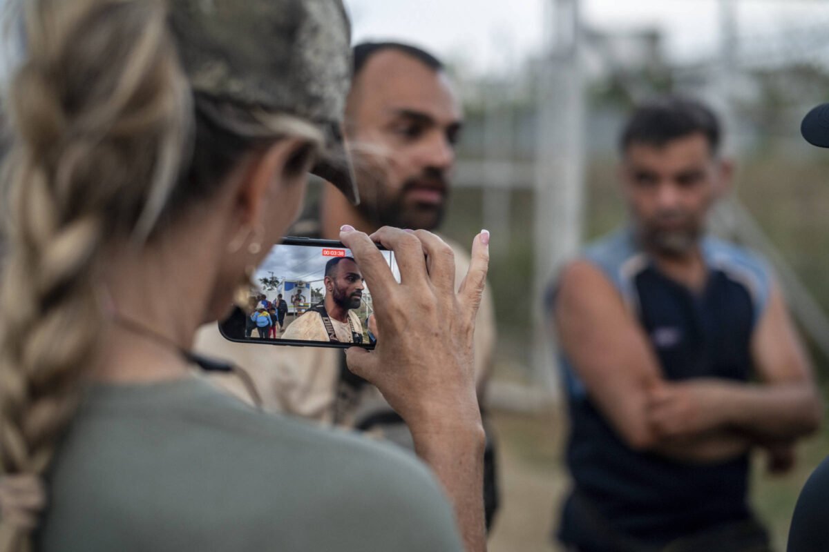 EUA: Influenciadores de direita filmam migrantes em Darién - 26/03/2024