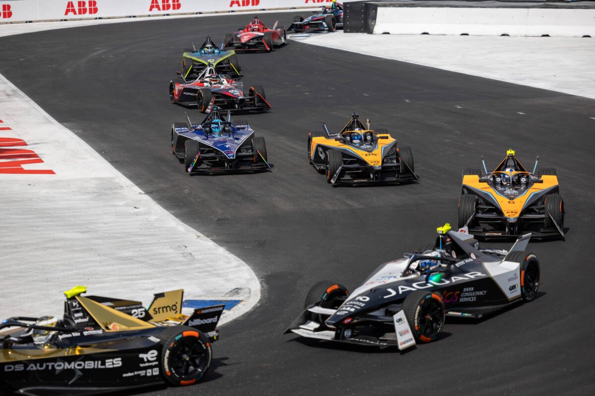 Em seu segundo ano no Brasil, FE busca apagar falhas