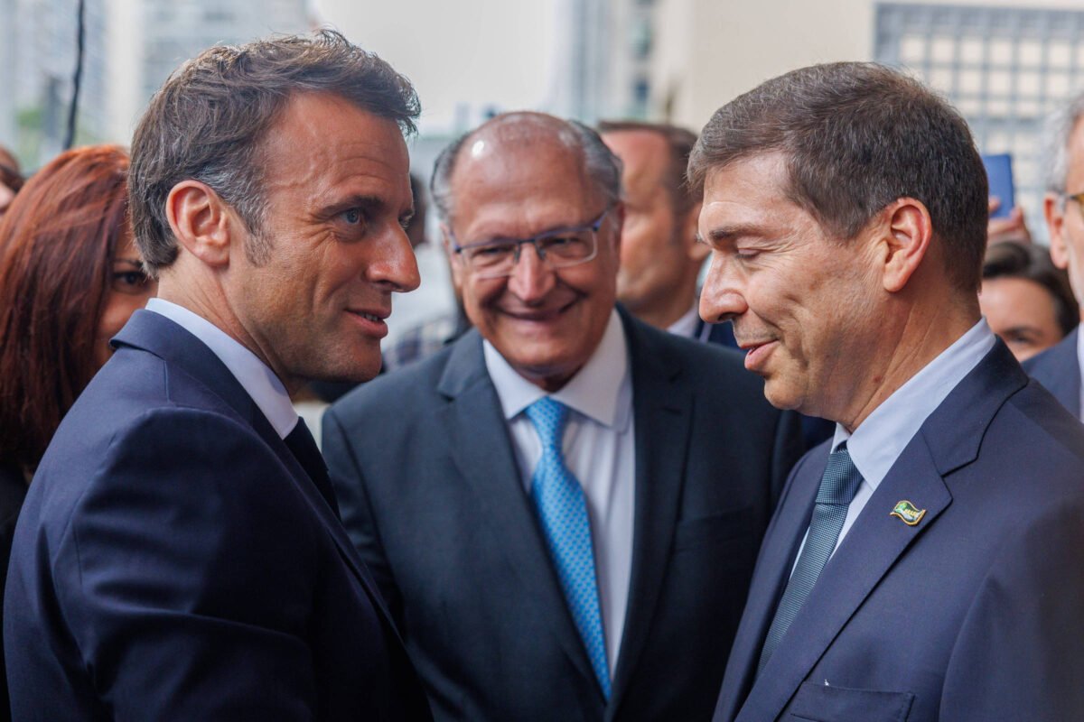 Macron no Brasil faz agro retomar críticas - 28/03/2024 -