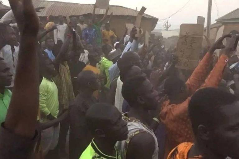 Nigéria: Homens armados matam 21 pessoas em supermercado - 22/03/2024