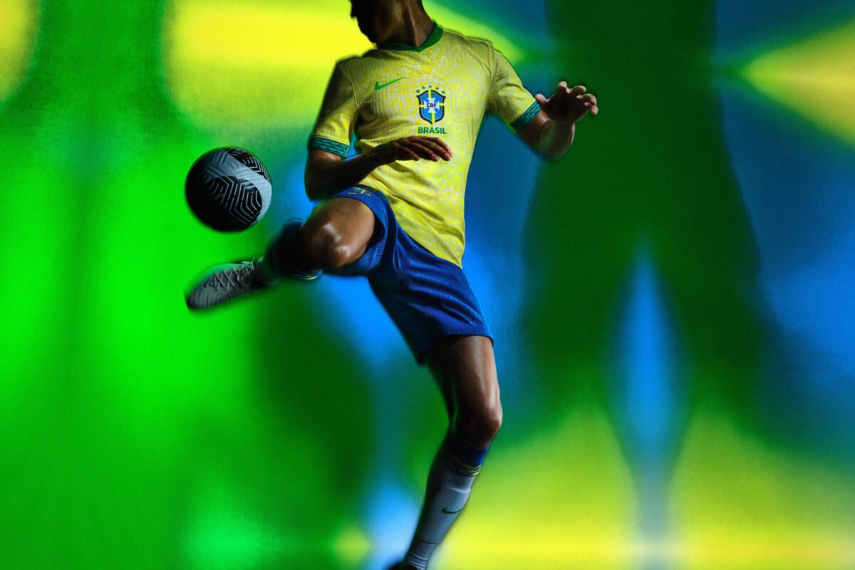 Nike apresenta nova camisa da seleção brasileira - 18/03/2024 -