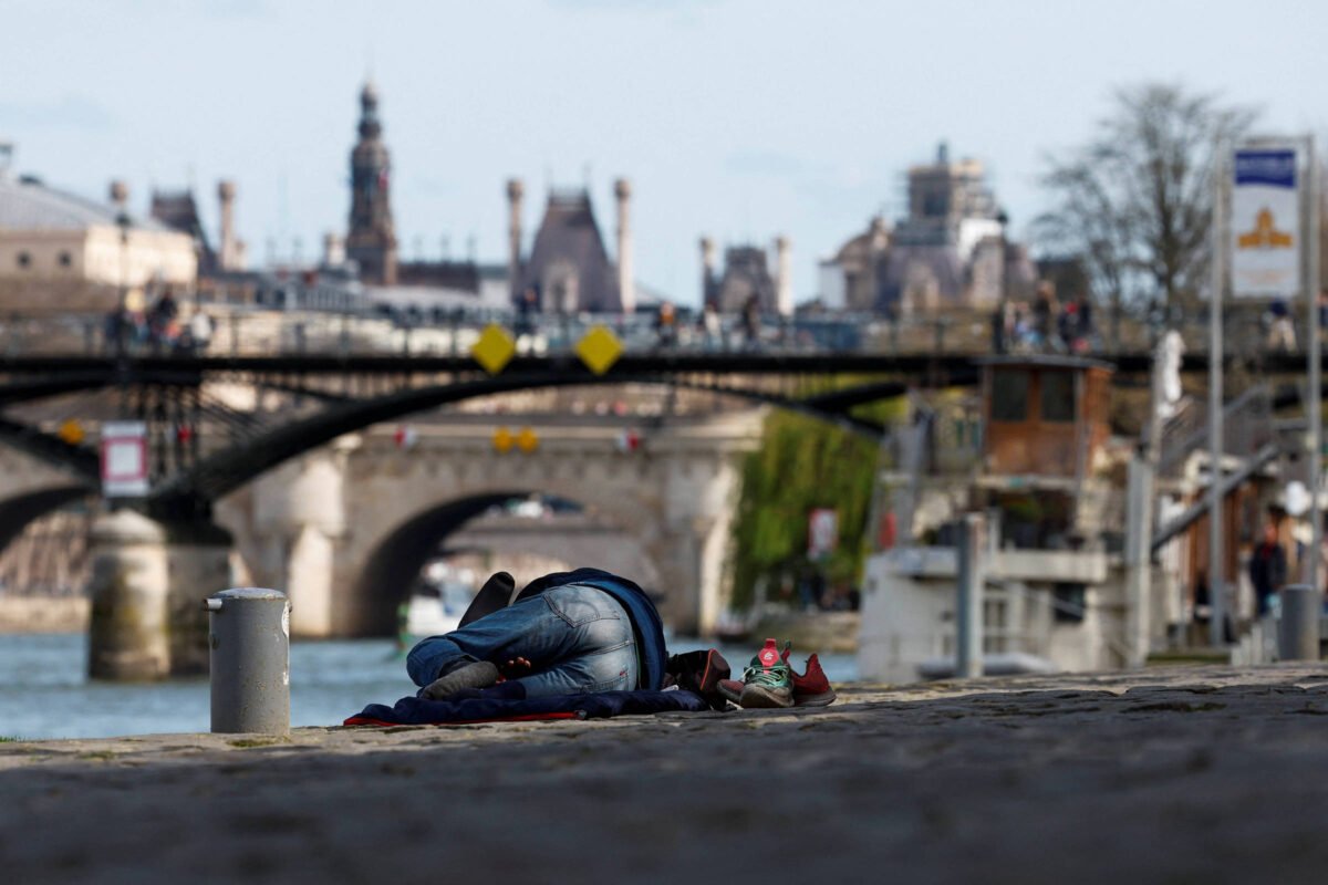 Olimpíada de Paris-2024 é questionada por 'faxina social' - 27/03/2024