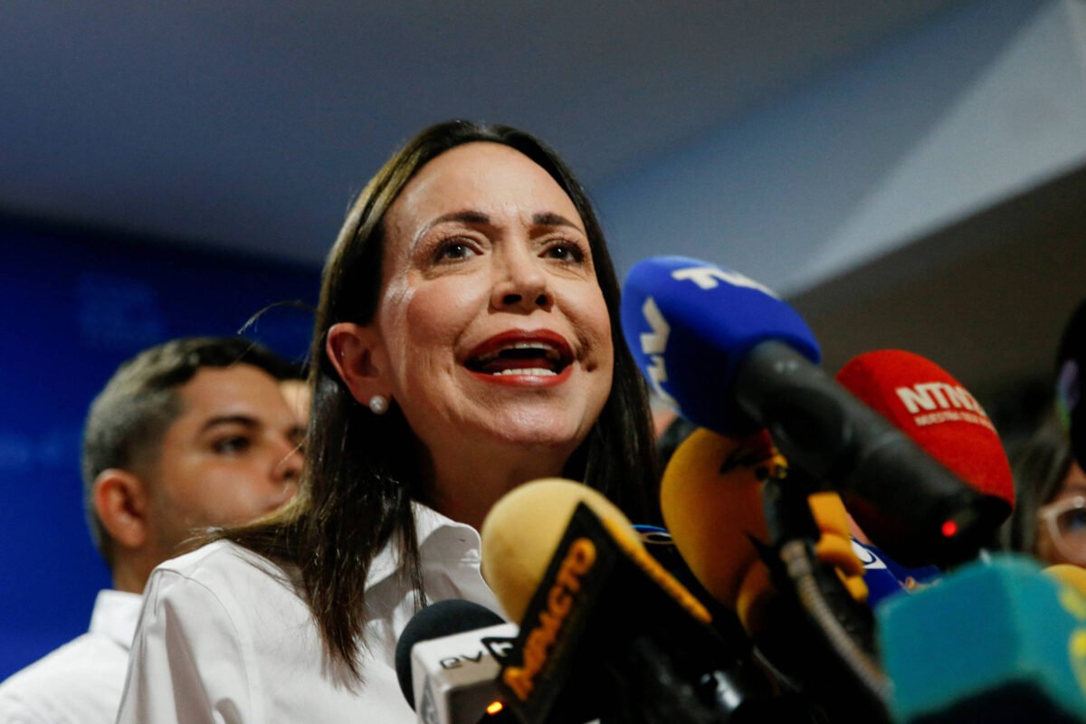 Opositora inabilitada de Maduro indica substituta - 22/03/2024 - Mundo