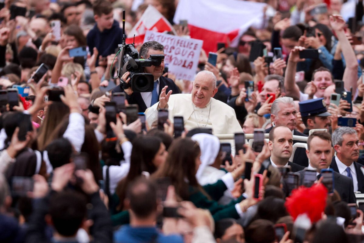 Papa Francisco pede cessar-fogo em Gaza em missa de Páscoa