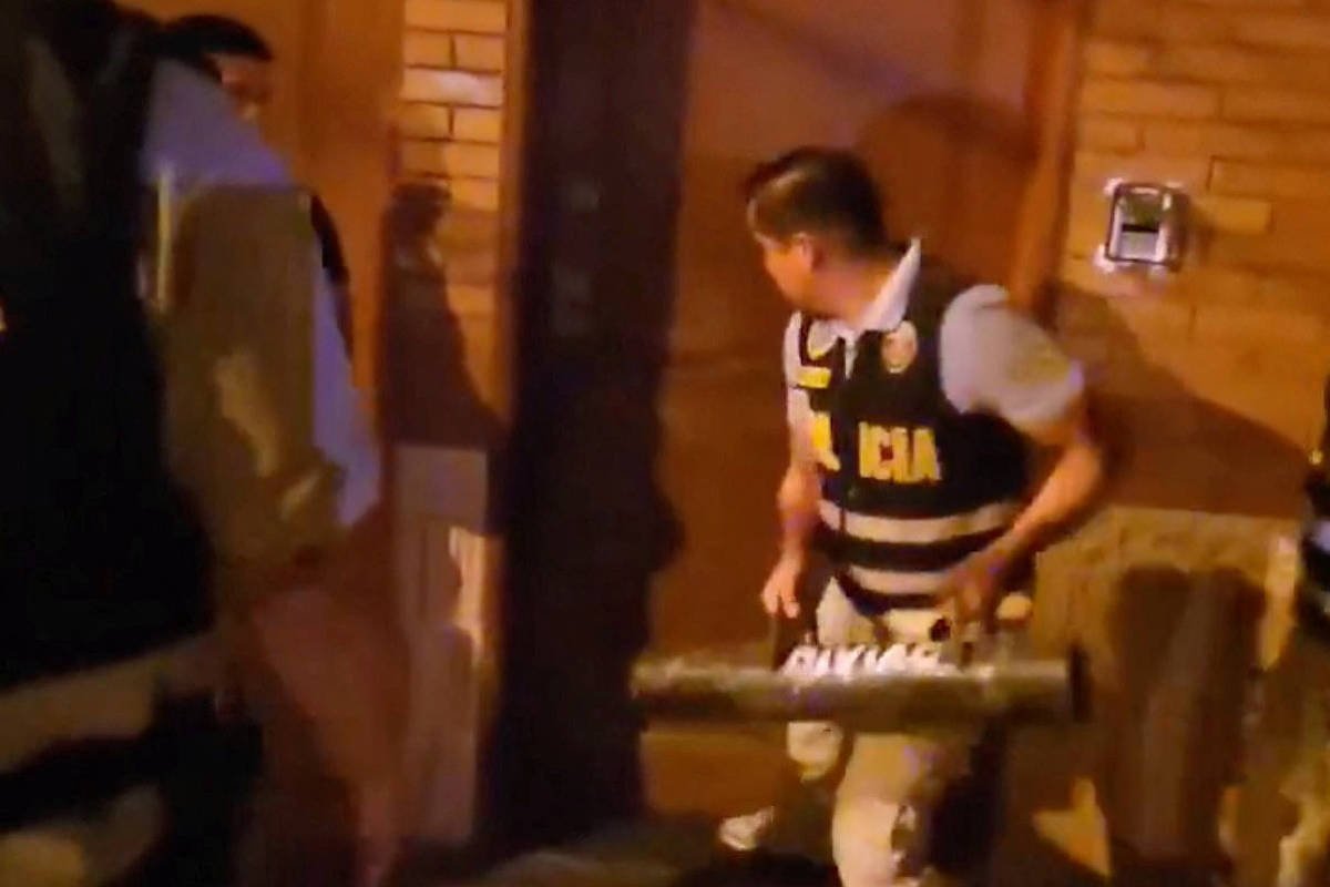 Polícia faz buscas na casa de presidente do Peru em