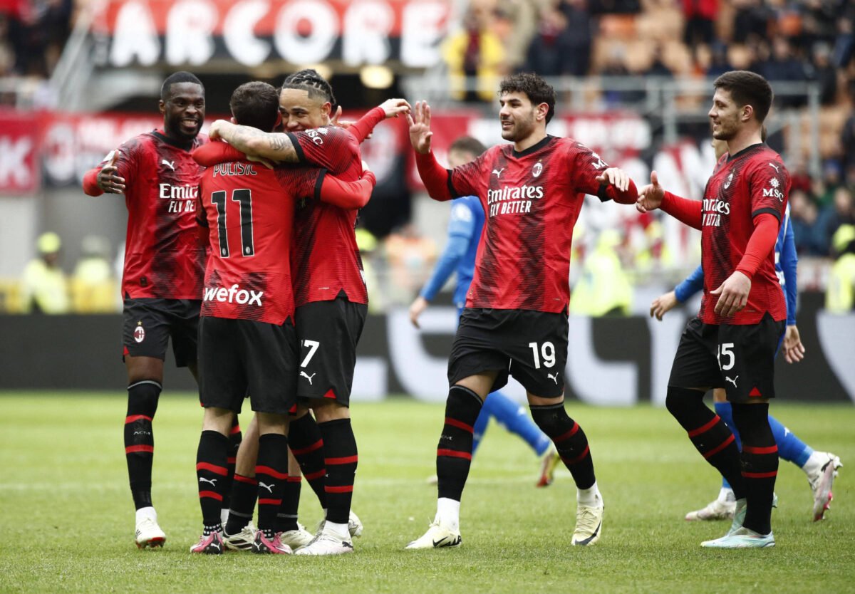 Polícia invade sede do Milan em investigação sobre venda do