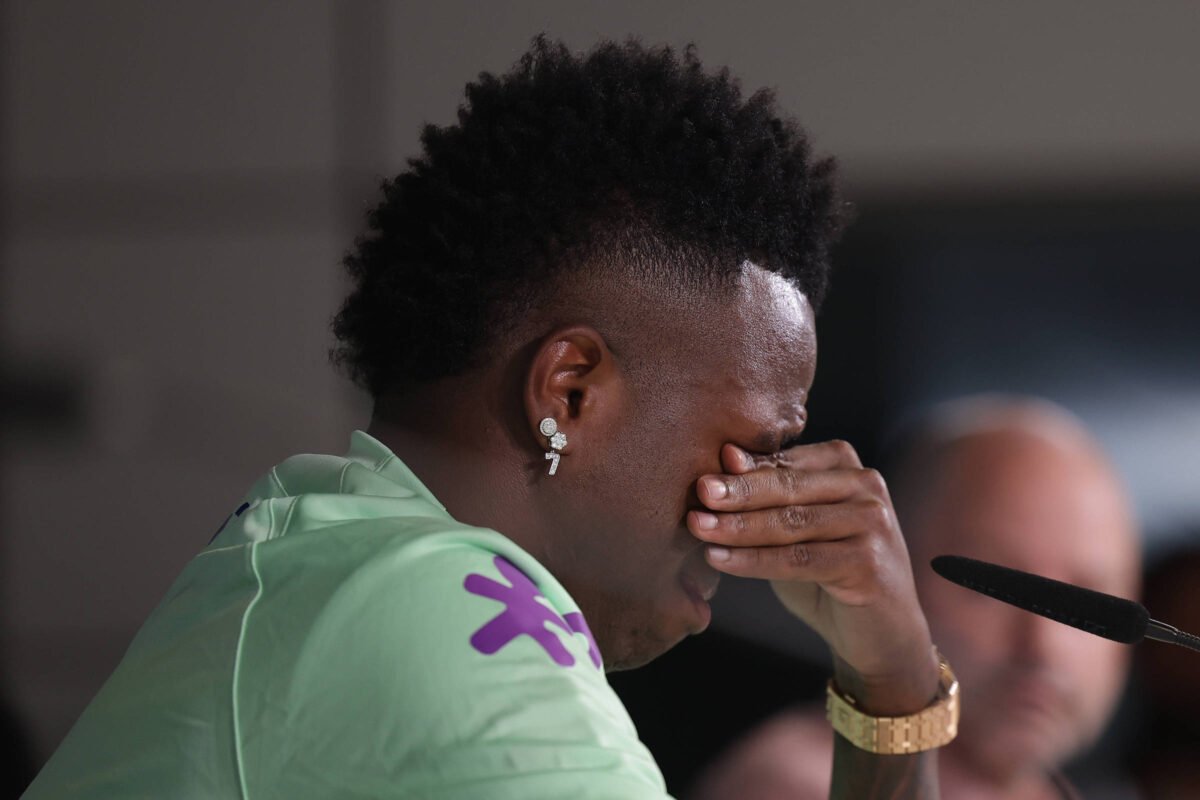 Racismo contra Vinicius Jr gera tensão em Espanha x Brasil