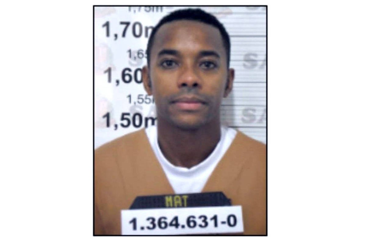 Robinho diz a agentes acreditar que será solto em breve