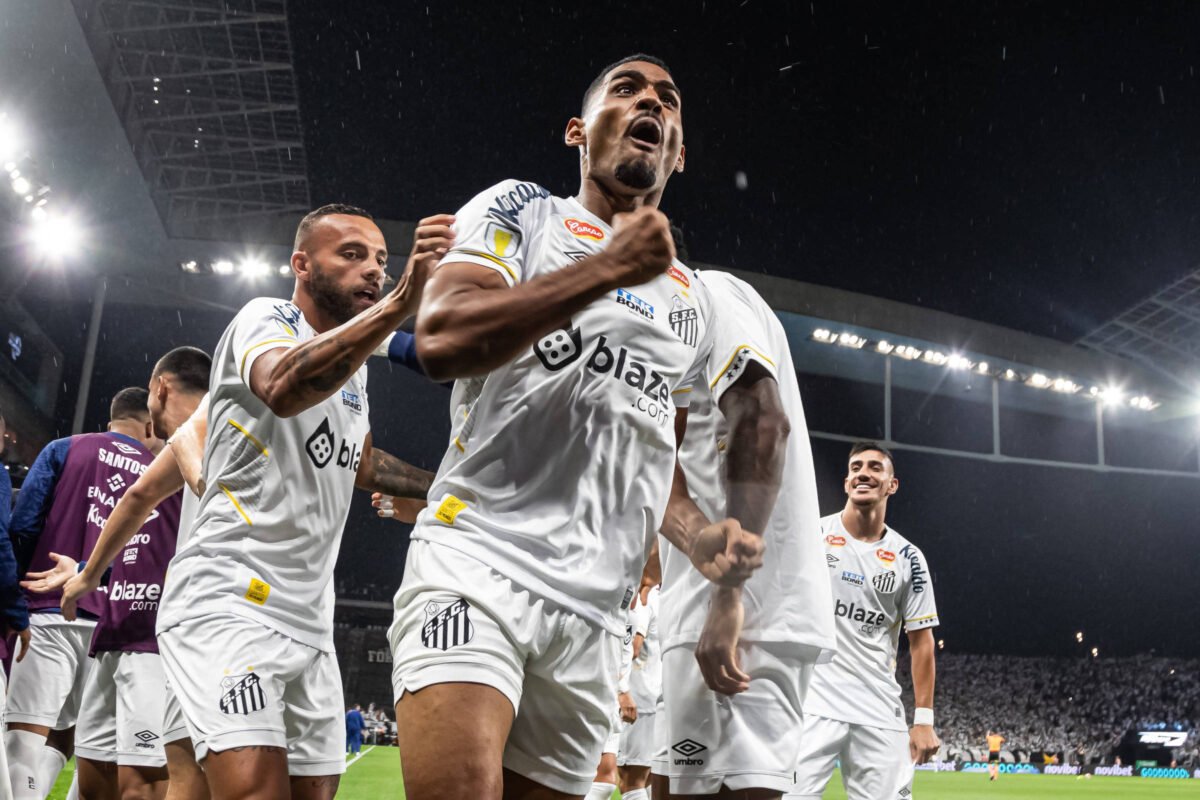 Santos despacha o Bragantino e volta à final do Paulista