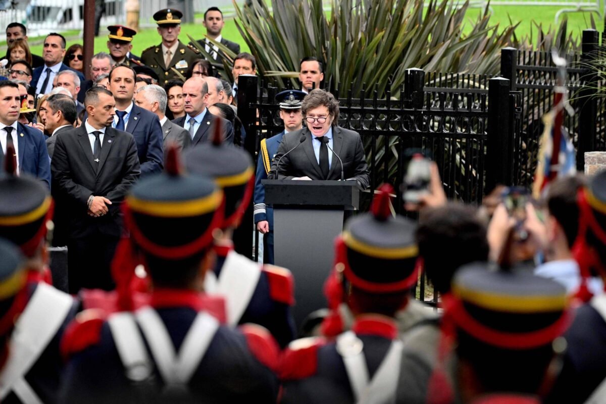 Argentina: Milei convoca reconciliação com militares - 02/04/2024 - Mundo
