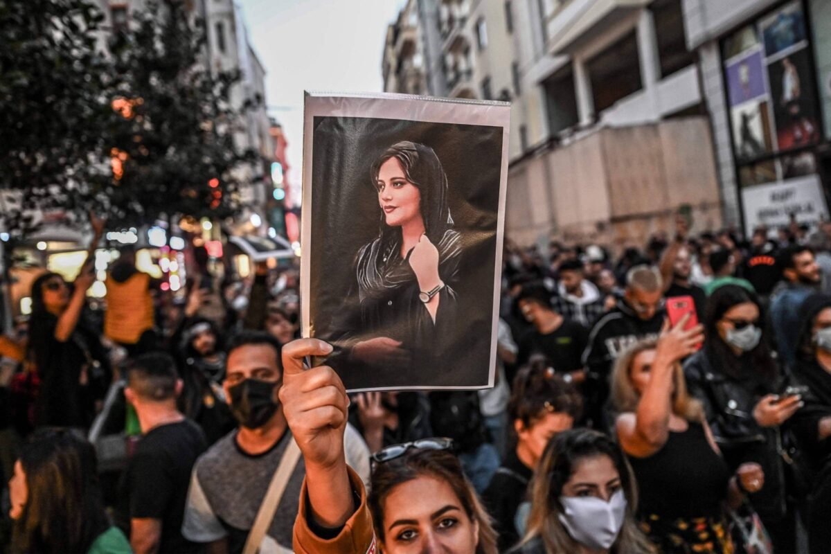 Brasil se abstém de apoiar apuração de violações no Irã