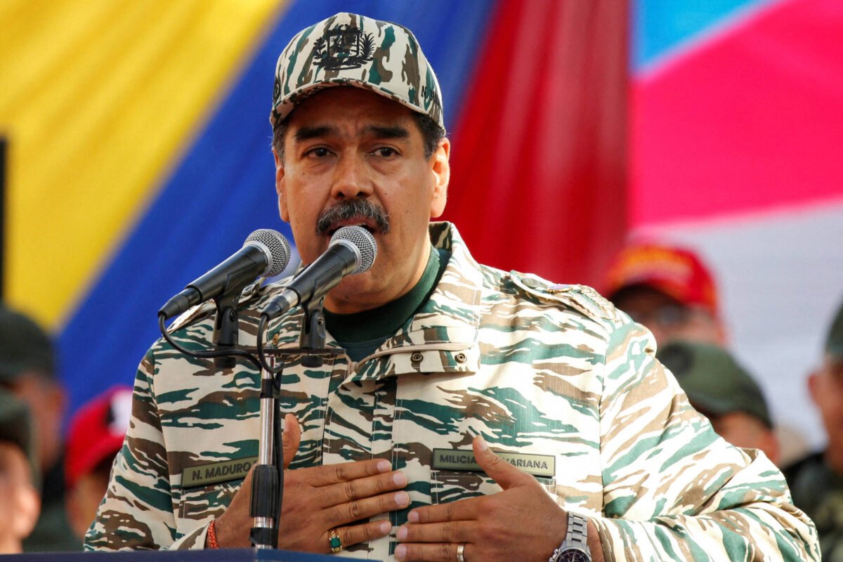 Ditadura de Maduro torna mais cinco opositores inelegíveis - 25/04/2024