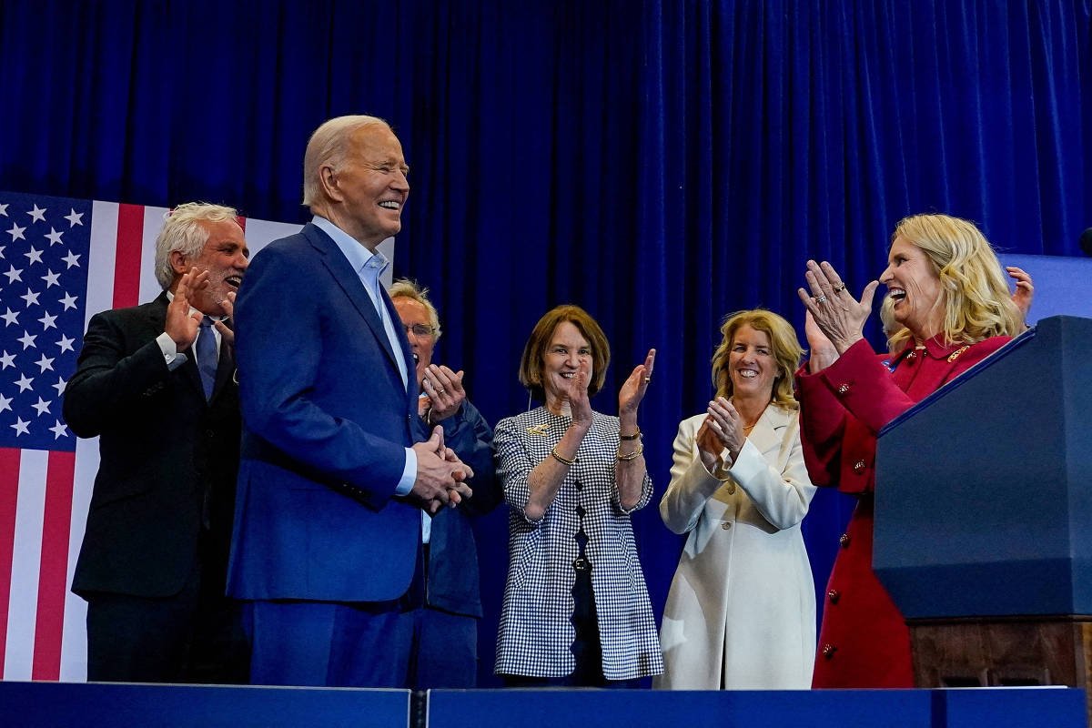 EUA: Família esnoba Kennedy Jr. e apoia Biden; veja vídeo