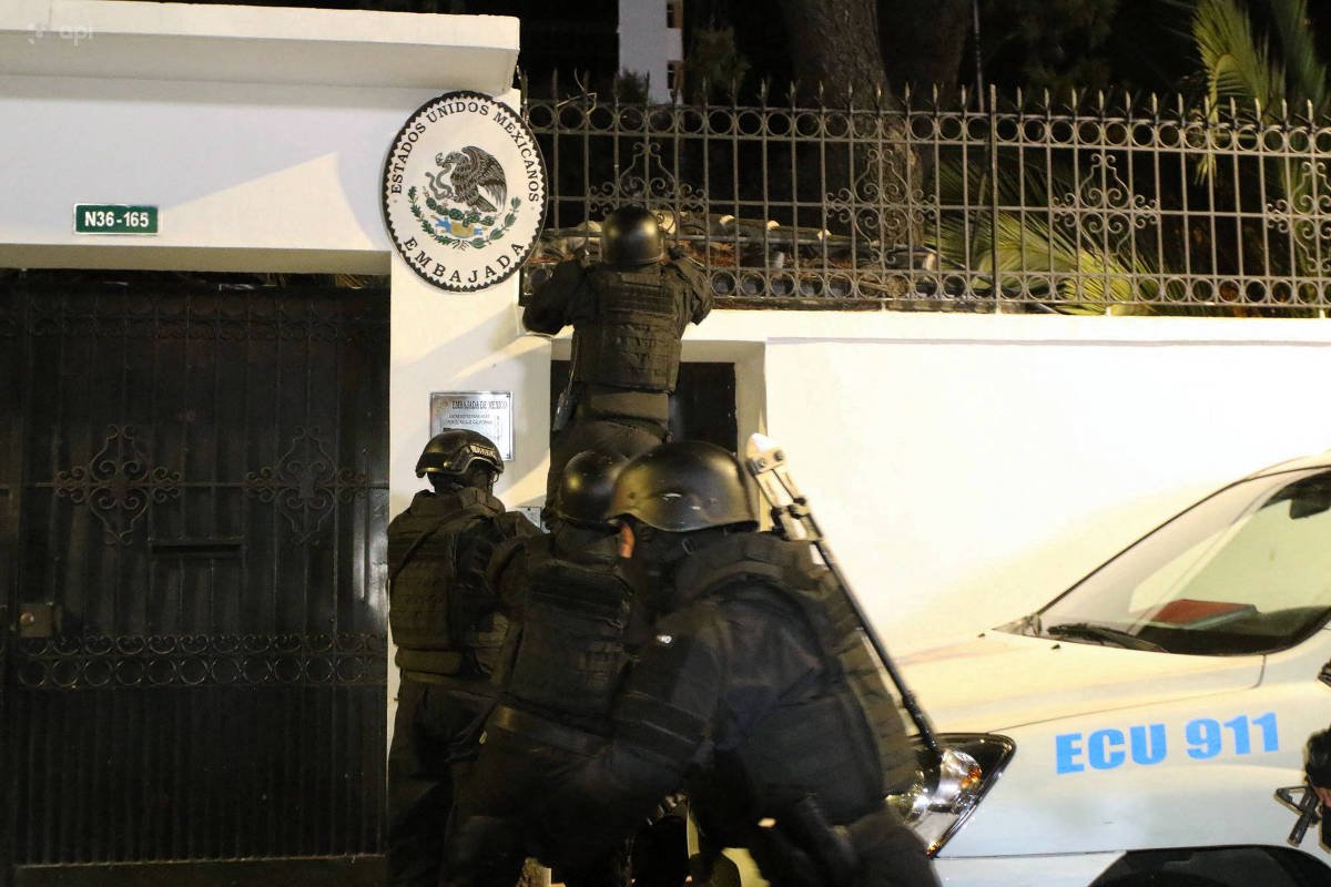 Equador: entenda a invasão de embaixada do México em Quito