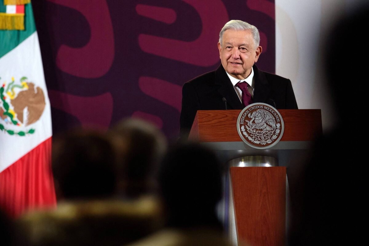 Equador expulsa embaixadora do México por falas de Obrador -