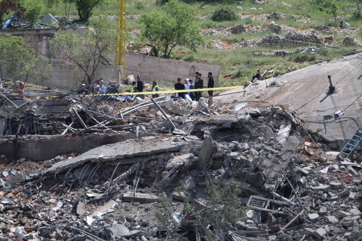 Hezbollah e Israel trocam bombardeios após incursão do Irã -