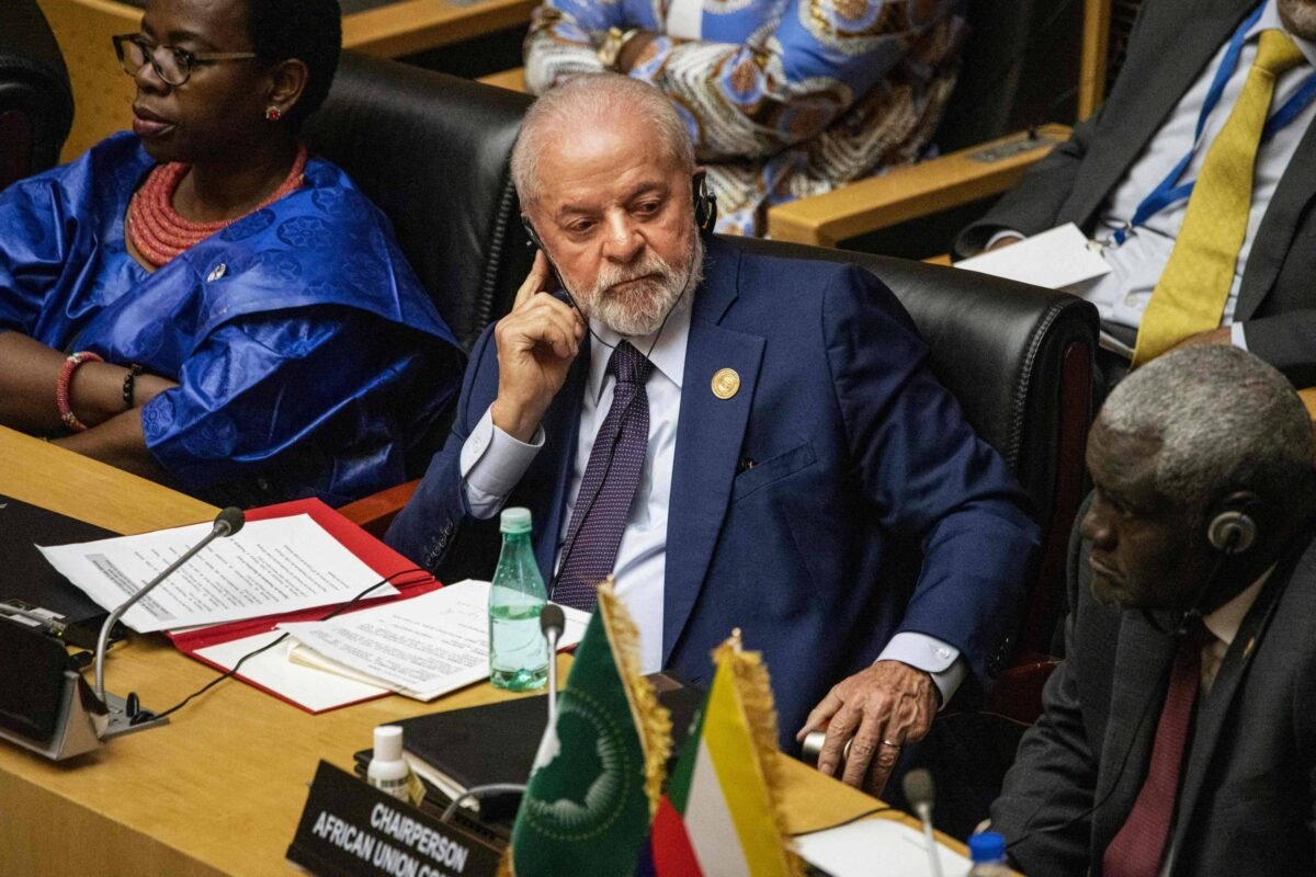 Itamaraty esvazia embaixadas e contraria discursos de Lula - 24/04/2024