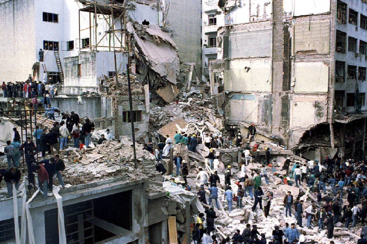 Justiça da Argentina culpa Irã por atentados dos anos 1990