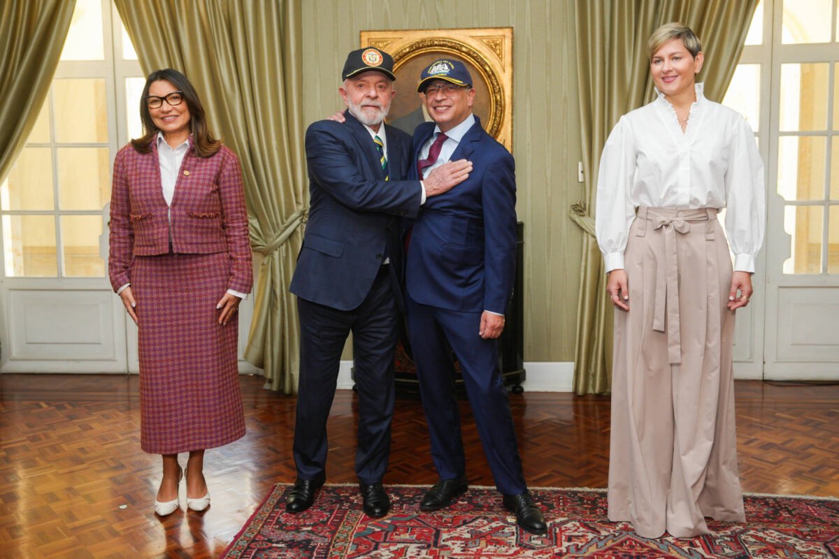 Lula chega para reunião com Petro em Bogotá - 17/04/2024