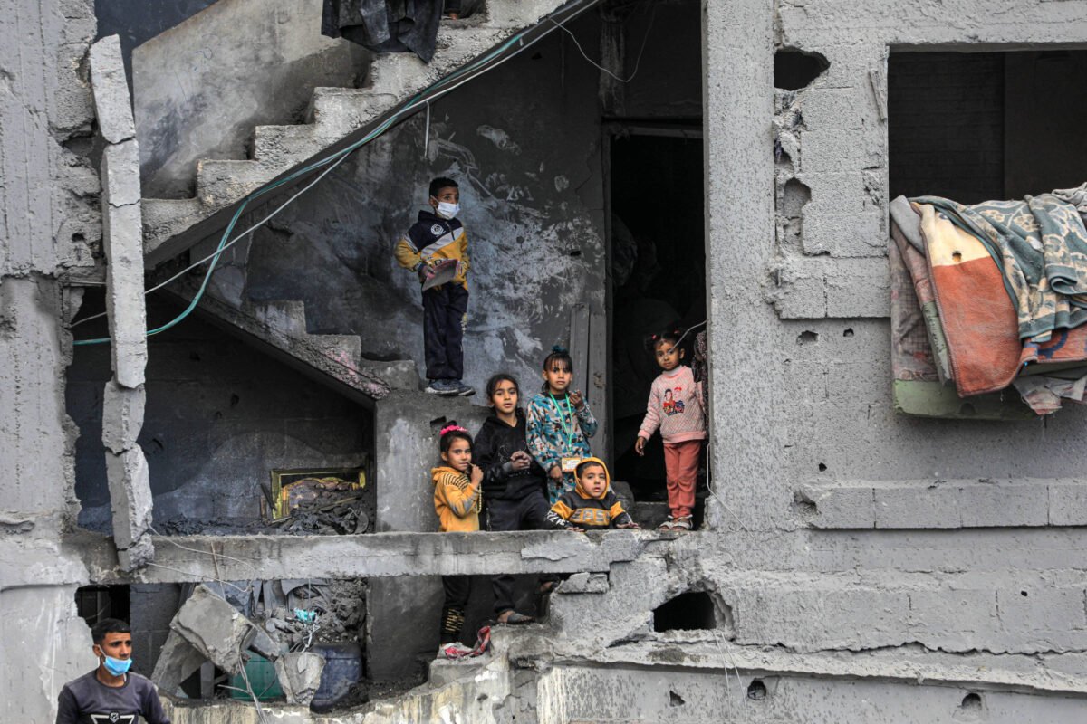 Médicos acusam Israel de atirar em civis em Gaza -