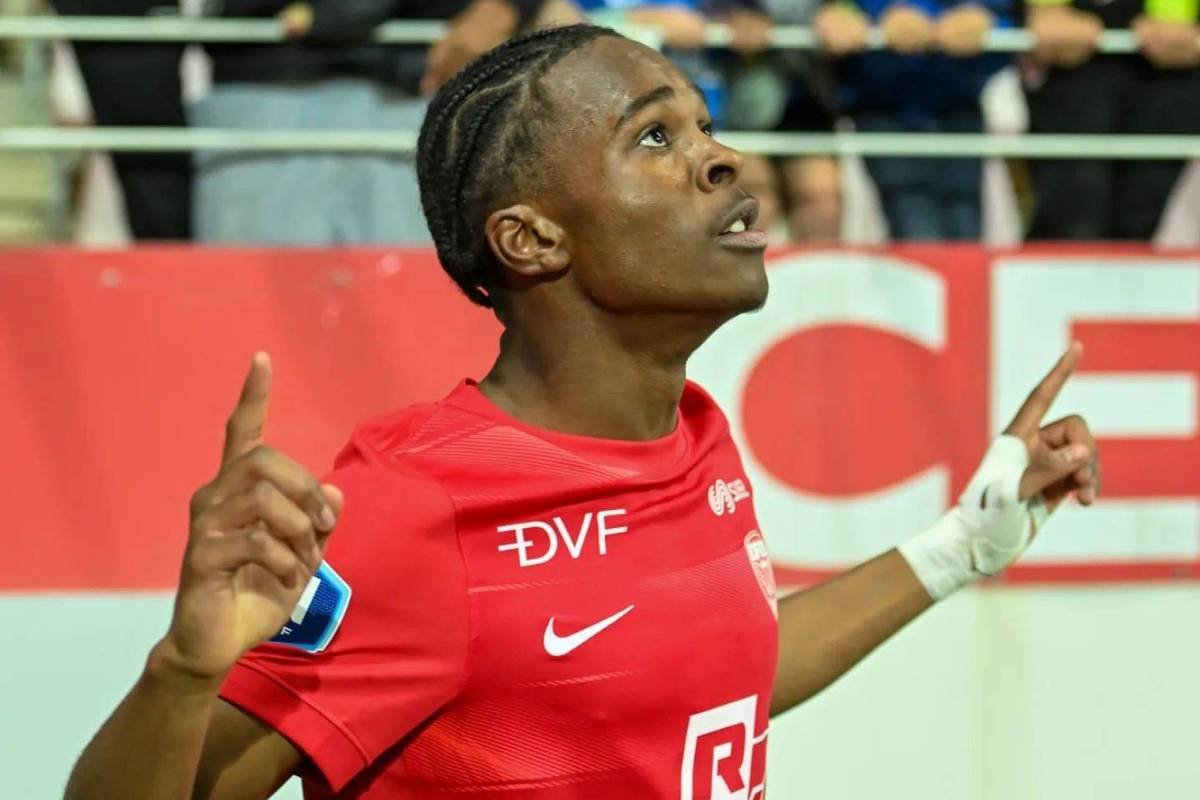 Na 3ª divisão, Messi defende seleção de base da França