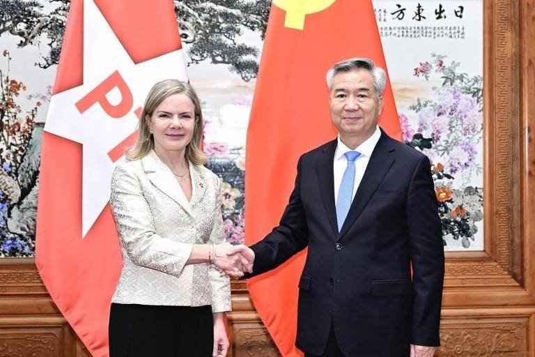 Na China, Gleisi defende adesão a programa Cinturão e Rota
