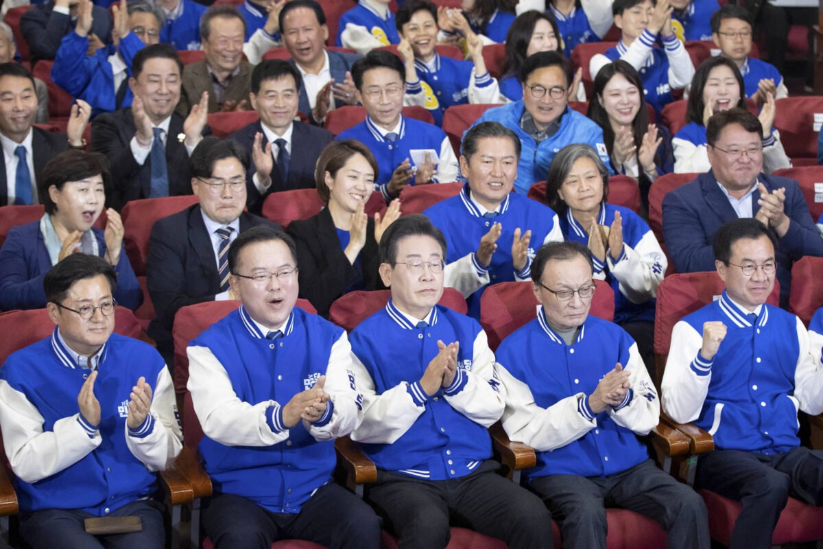 Oposição sul-coreana vence eleições legislativas - 10/04/2024 - Mundo