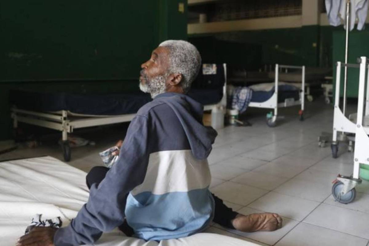 Os últimos pacientes do maior hospital do Haiti, transformado em