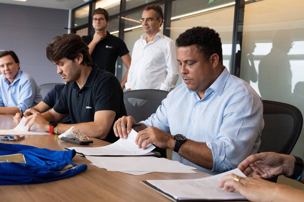 Ronaldo vende SAF do Cruzeiro por R$ 600 milhões -