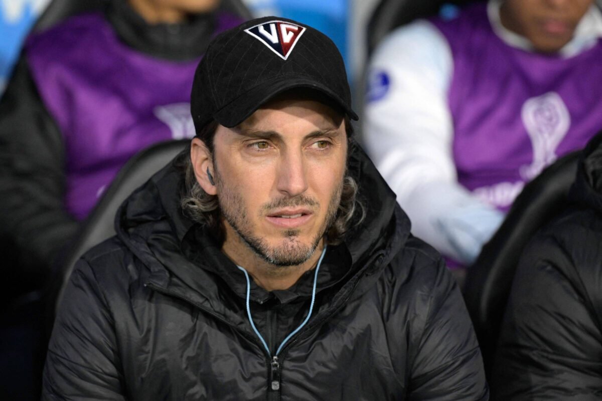 São Paulo contrata técnico argentino Zubeldía - 19/04/2024 - Mônica