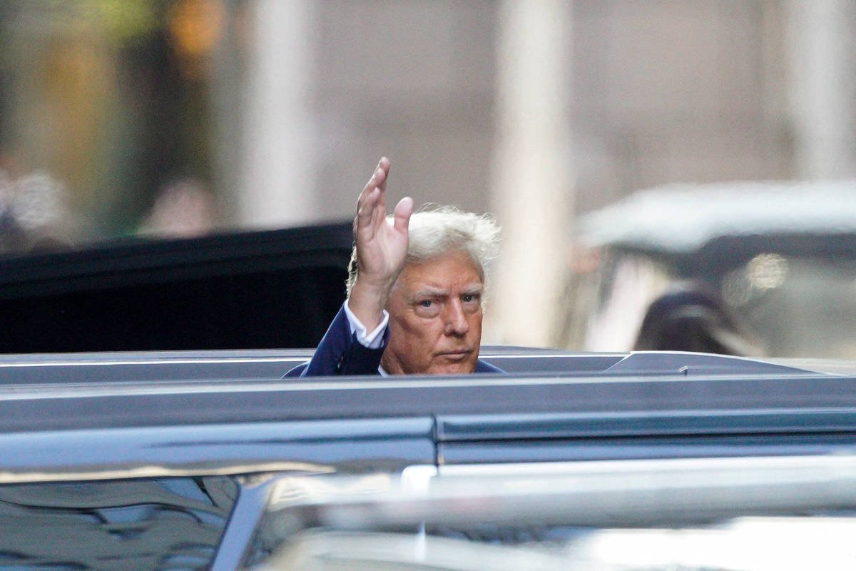 Trump chega a tribunal de NY para ser julgado -