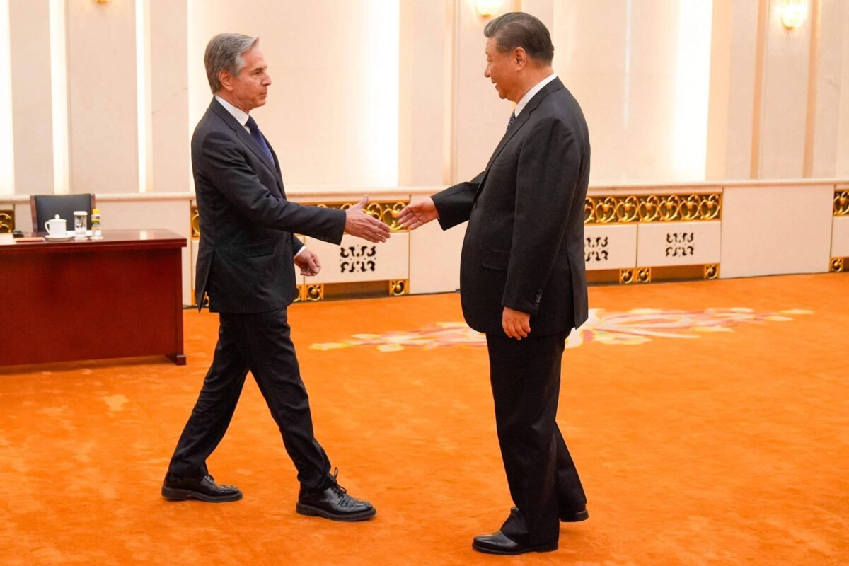 Xi recebe secretário dos EUA e cobra aceitação de desenvolvimento