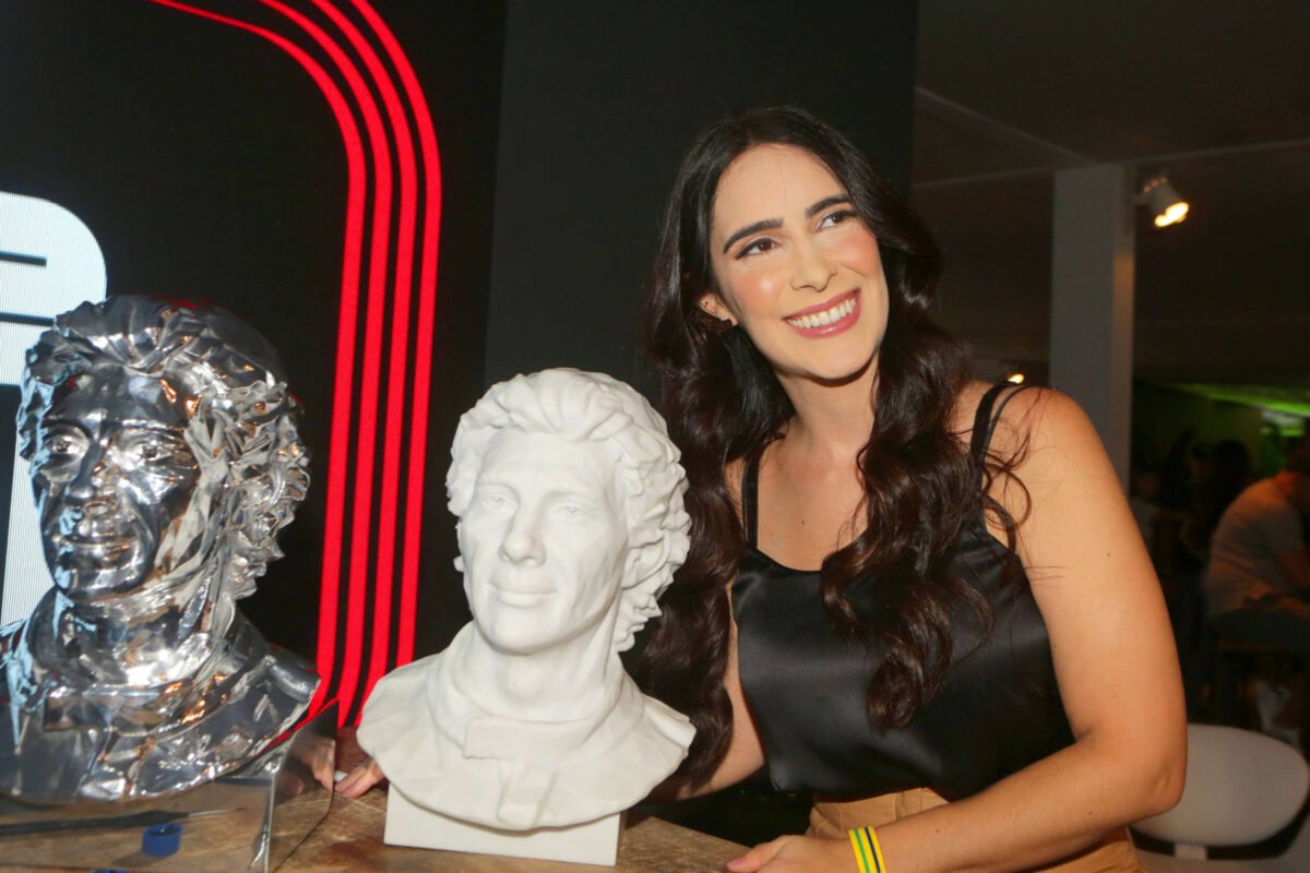 Artista fez 'Nosso Senna' a partir de memórias de infância