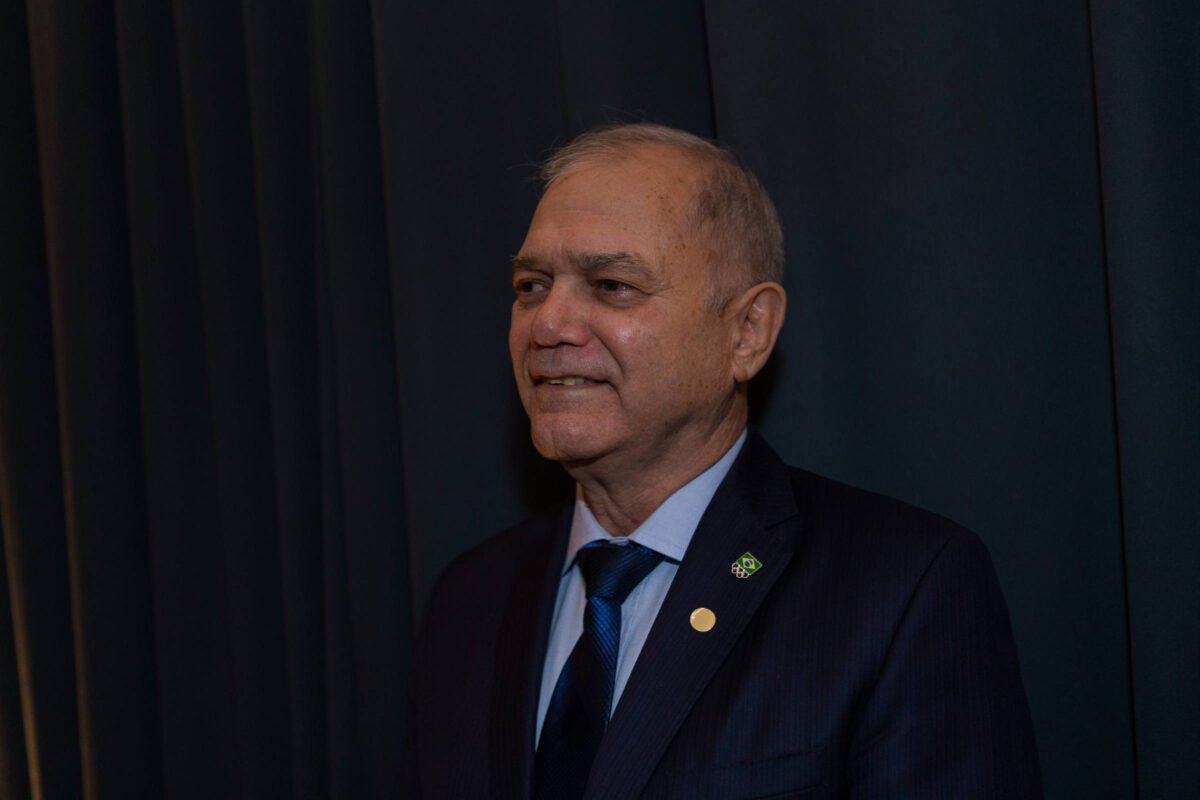 COB paga mais para cartolas do que para 27 confederações