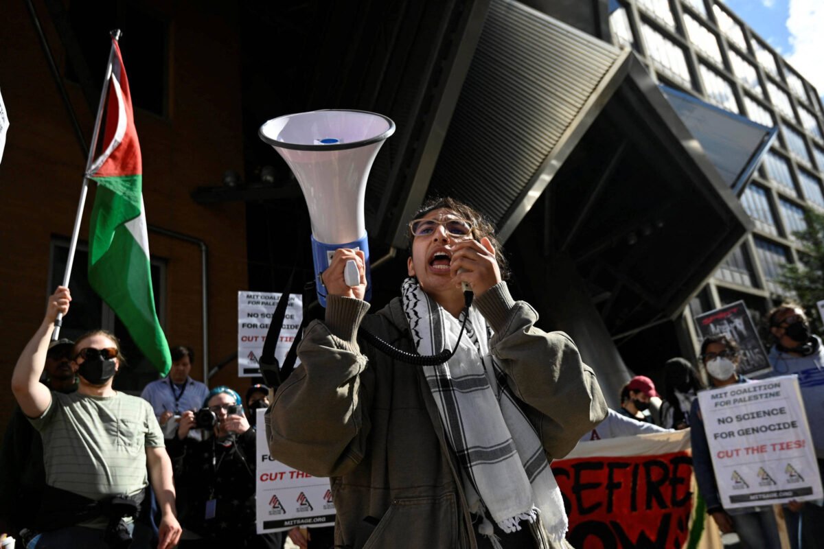 Canadá: Ativistas pró-Palestina em universidade são presos - 12/05/2024 -