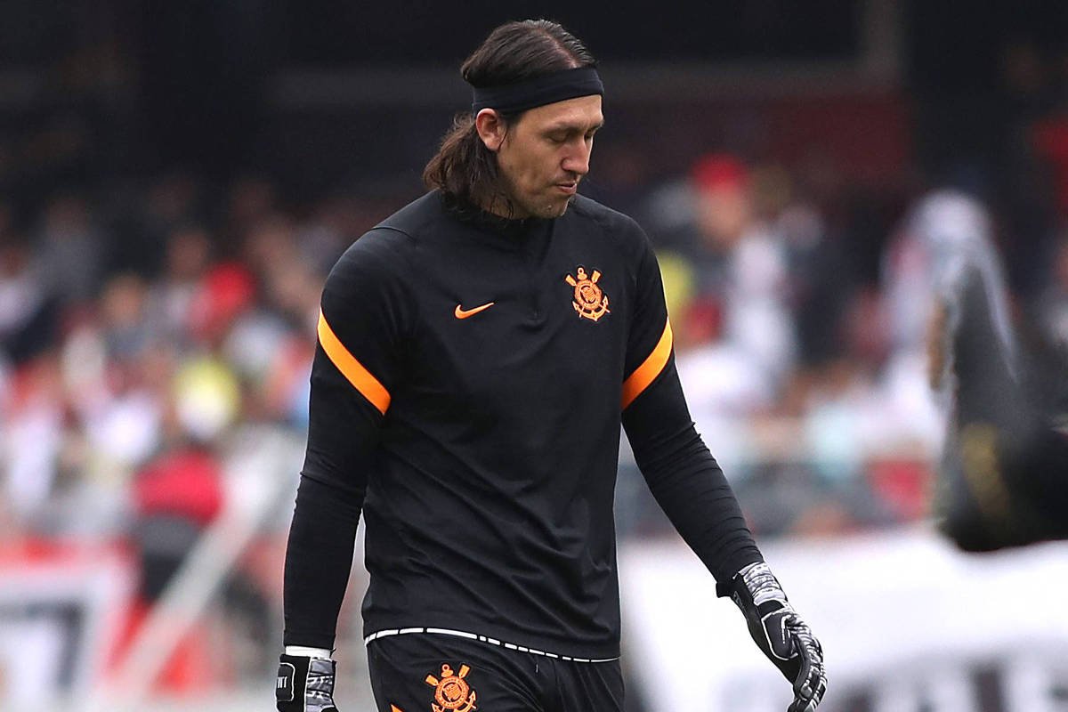 Cássio diz que sai do Corinthians pela porta da frente