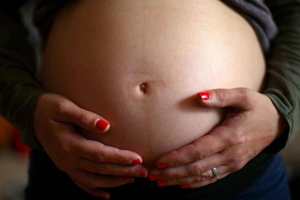 EUA: Leis impedem mulheres de se separarem antes do parto